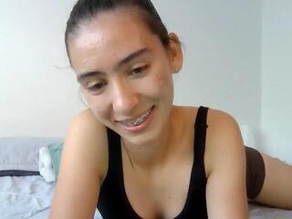 Alma Queen webcam model stream image
