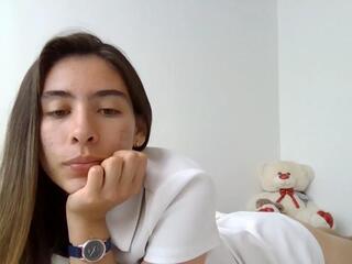 Alma Queen webcam model stream image