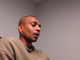 Jacky G webcam model stream image