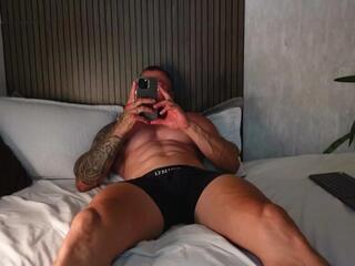 Lian Jones webcam model stream image