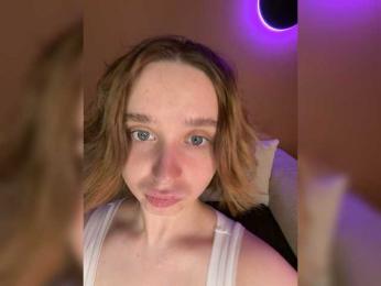 runeto4ka228 webcam model stream image
