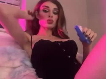 luvearis webcam chaturbate model stream image
