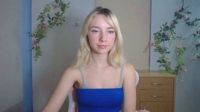 LuciaAdorable webcam model stream image