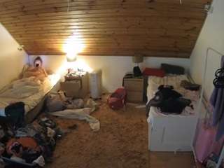 voyeurcam-julmodels-whitebed-3 webcam model stream image
