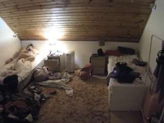 voyeurcam-julmodels-whitebed-3 webcam model stream image