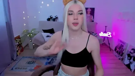 YourTrixie webcam model stream image