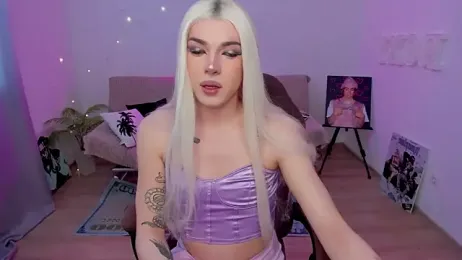 YourTrixie webcam model stream image