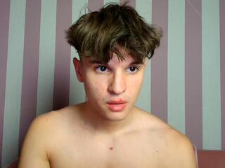 Armand Bubka webcam model stream image
