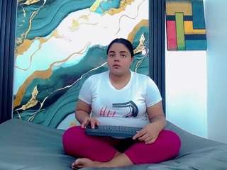 brunnette-hot webcam model stream image