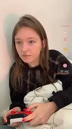 VesnaCrystal webcam model stream image