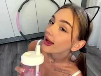littlemia19 webcam chaturbate model stream image