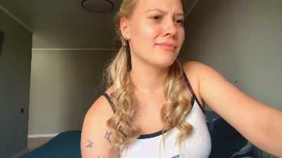 ElliWollard webcam model stream image