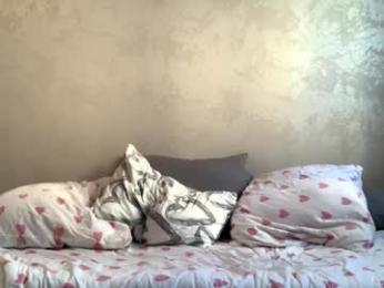 moonbabycouple webcam model stream image