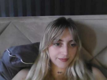 StellaSweet webcam model stream image