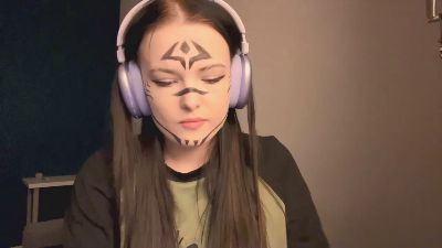 AlineDubis webcam model stream image