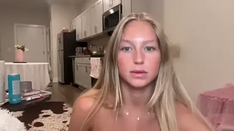 caseyyyhere webcam model stream image