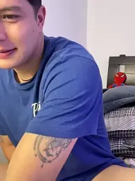 Goldenknight33 webcam model stream image