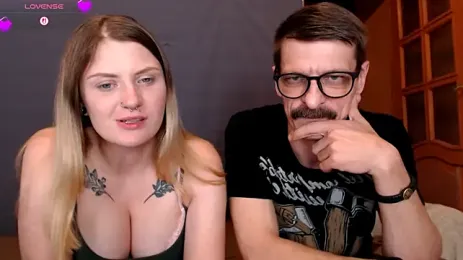 CozyCurves webcam stripchat model stream image