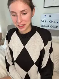 emma05 webcam stripchat model stream image