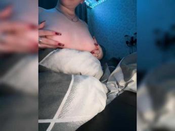 Meduzuan webcam model stream image