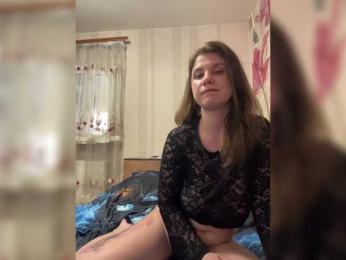 Dollye-and-Friend webcam bongacams model stream image