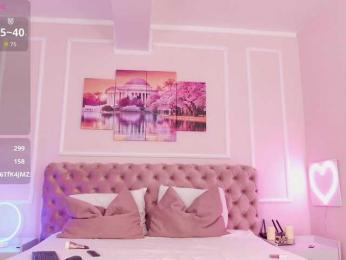 LanaKream webcam model stream image