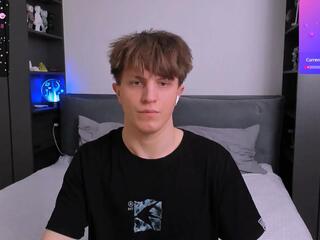 Curtis Crew webcam model stream image