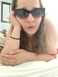 Minette_ webcam model stream image