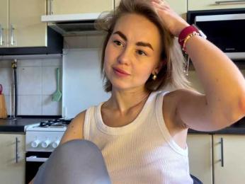 MartaLuna webcam model stream image