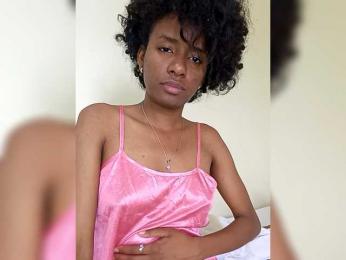 Royal-chat webcam model stream image