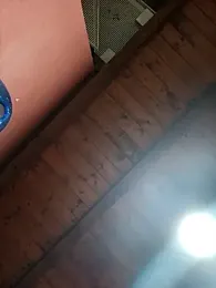 CurlyElisa webcam model stream image