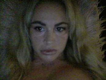 Millisa13 webcam model stream image