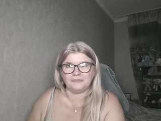 dianacrystal webcam model stream image