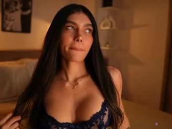 abril_w18 webcam model stream image