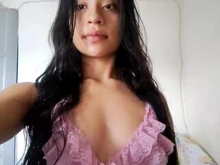 Savannah Luna webcam model stream image