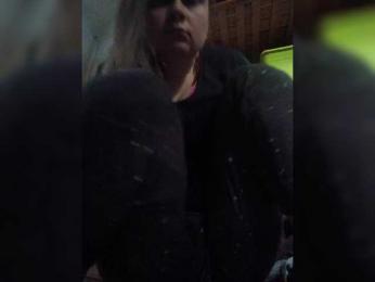 Frummi webcam model stream image