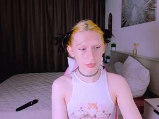 yoi-mika webcam model stream image