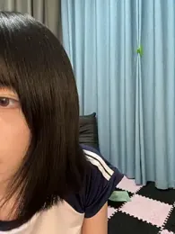 qiqi_x webcam model stream image