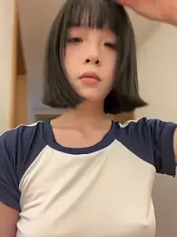 qiqi_x webcam model stream image