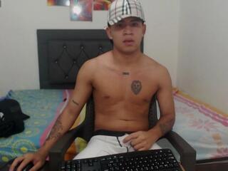 Ascot Mills webcam model stream image