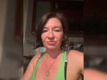 Lola-211 webcam model stream image