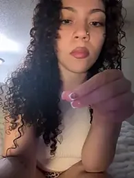 ladylavish webcam model stream image