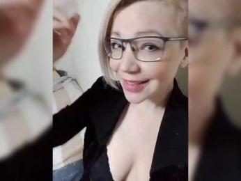 TilyTily webcam bongacams model stream image