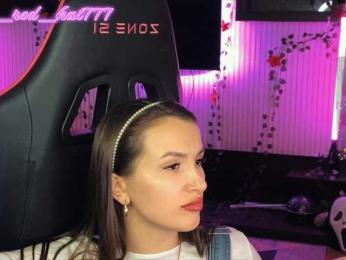 -RED_HAT- webcam model stream image