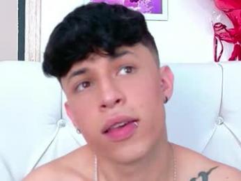 axel_evanss webcam model stream image