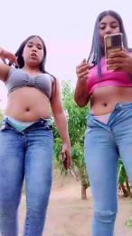 Jeans_Pee webcam model stream image