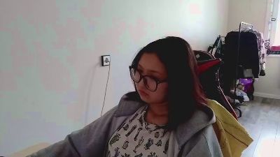AdrianeBenoy webcam model stream image