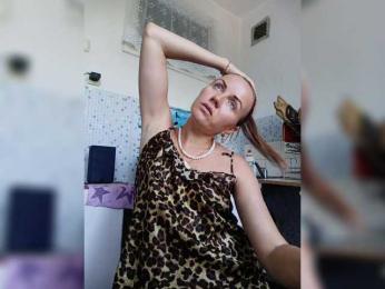 -NeZabudka webcam bongacams model stream image