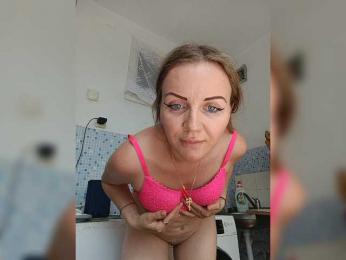 -NeZabudka webcam bongacams model stream image