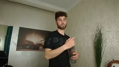 KyloEast webcam model stream image